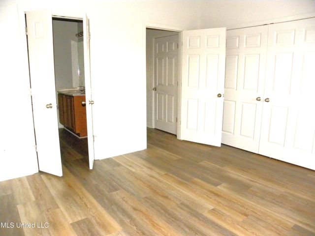 2425 Esplanade Street, B, Ocean Springs, MS 39564