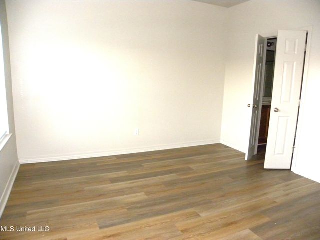 2425 Esplanade Street, B, Ocean Springs, MS 39564