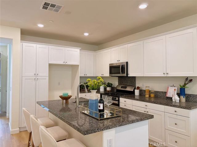 5993 Sendero, Eastvale, CA 92880