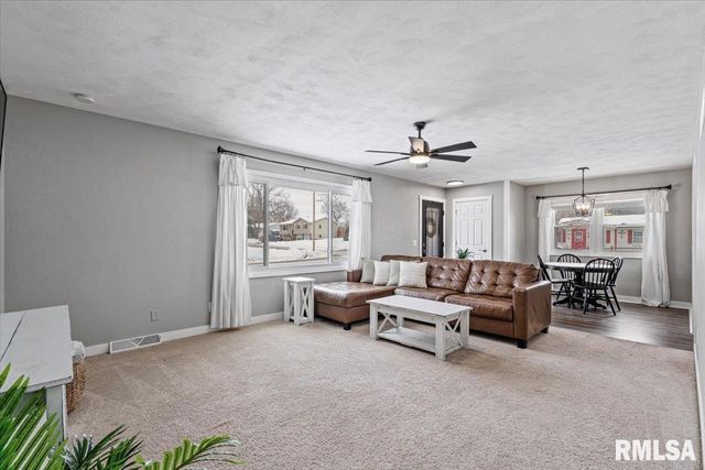 102 AMBER Lane, Geneseo, IL 61254