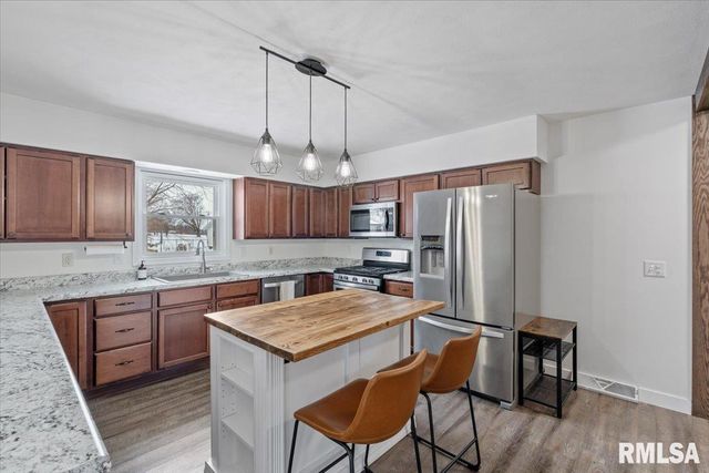 102 AMBER Lane, Geneseo, IL 61254