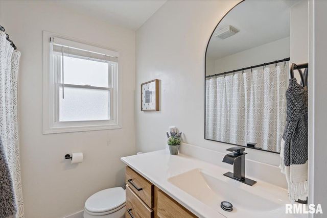 102 AMBER Lane, Geneseo, IL 61254