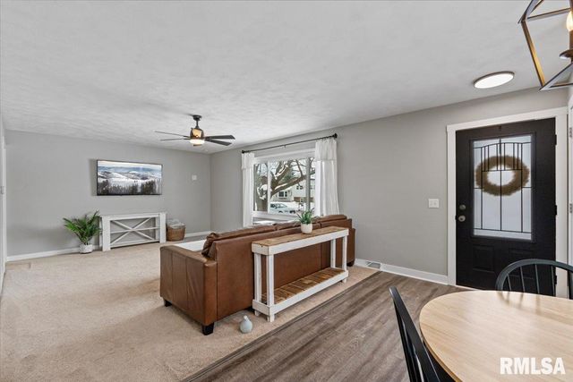 102 AMBER Lane, Geneseo, IL 61254