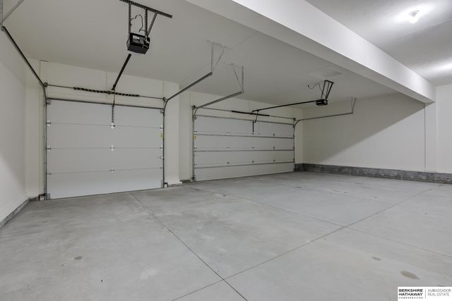 20119 U Street, Omaha, NE 68135