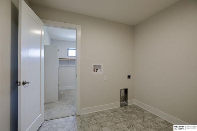 20119 U Street, Omaha, NE 68135