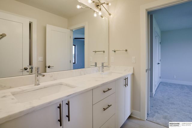 20119 U Street, Omaha, NE 68135