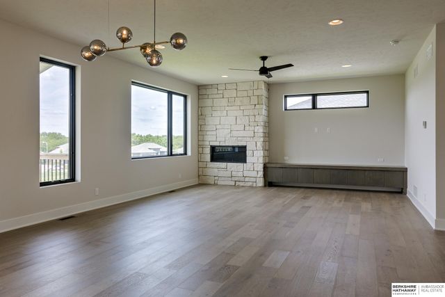 20119 U Street, Omaha, NE 68135