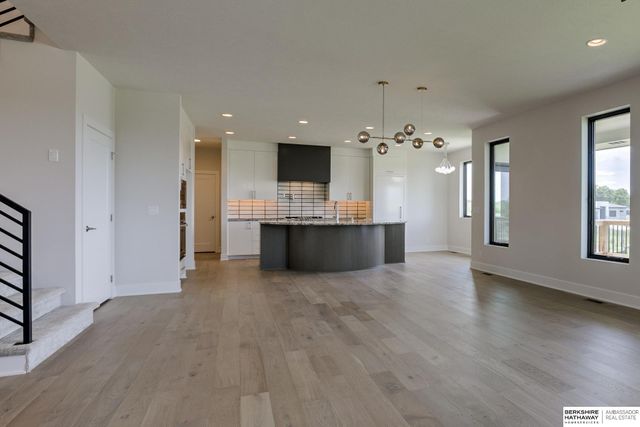 20119 U Street, Omaha, NE 68135