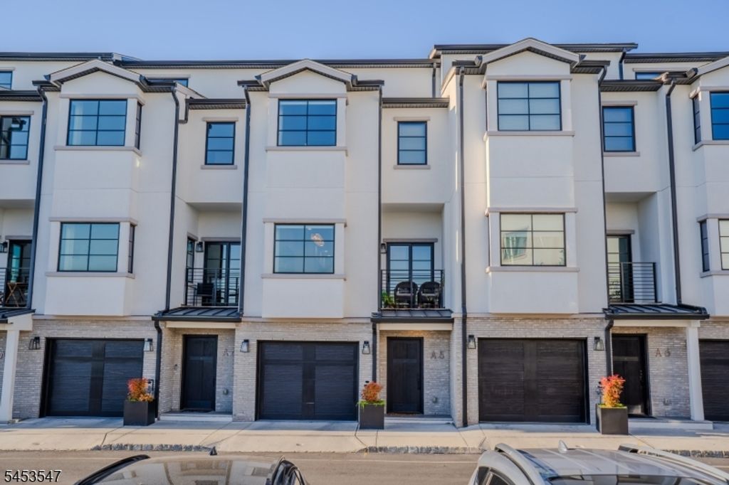 5 Harbor Front Plz, Elizabeth City, NJ 07206 — exterior