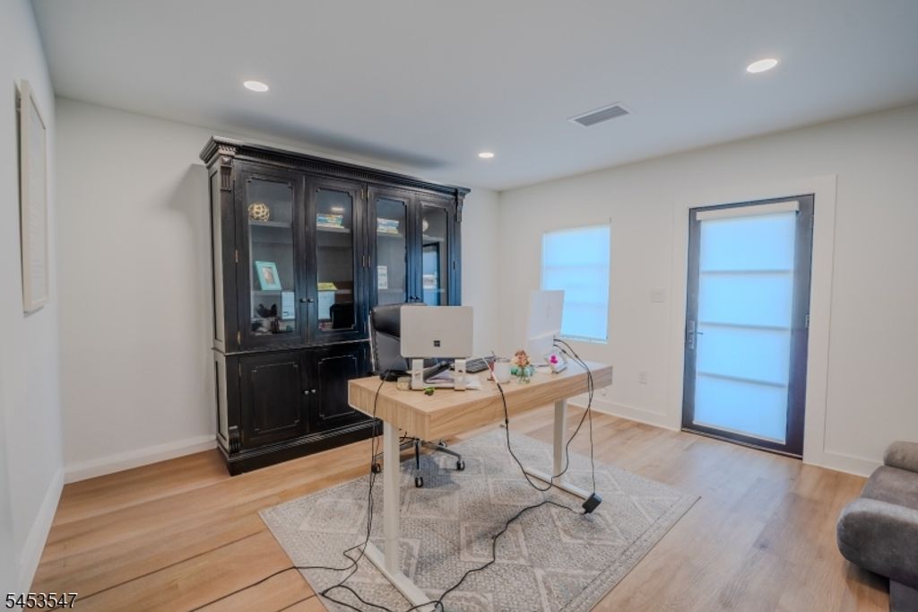 5 Harbor Front Plz, Elizabeth City, NJ 07206 — photo 3