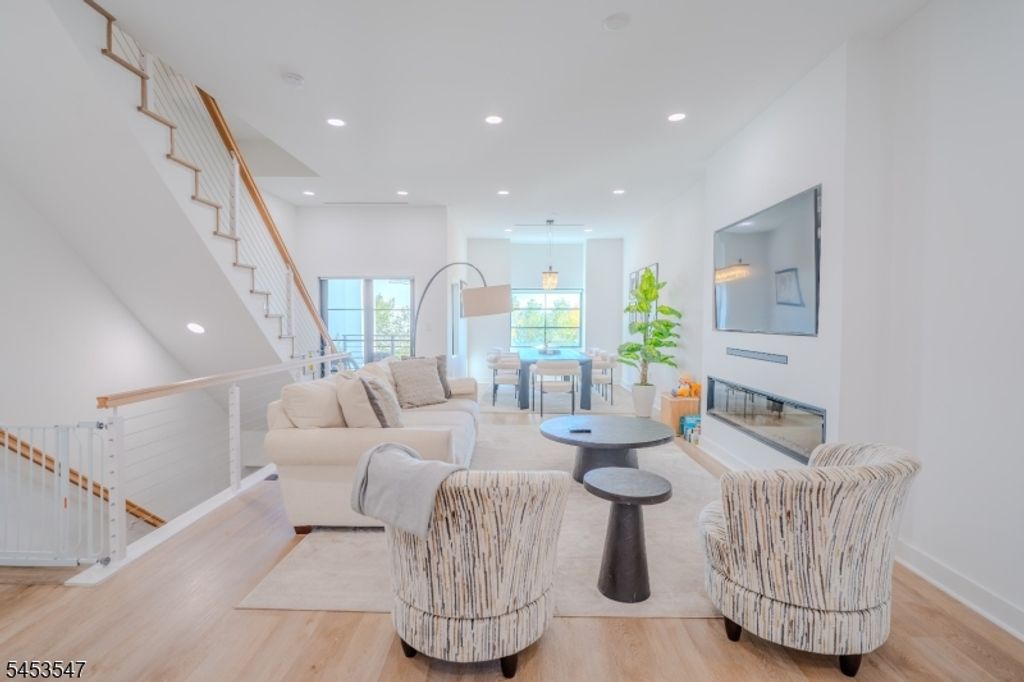 5 Harbor Front Plz, Elizabeth City, NJ 07206 — photo 5
