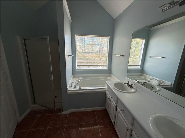 5683 Isleworth Way, Atlanta, GA 30349