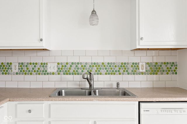 10877 Washington Bay Drive, Fishers, IN 46037