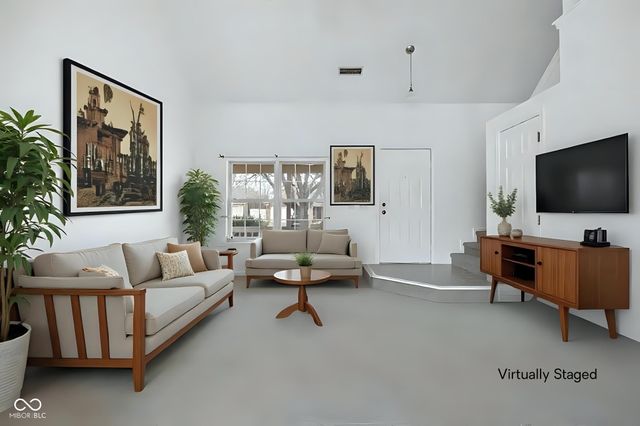 10877 Washington Bay Drive, Fishers, IN 46037