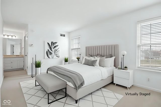 10877 Washington Bay Drive, Fishers, IN 46037