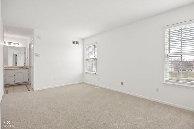 10877 Washington Bay Drive, Fishers, IN 46037