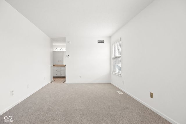 10877 Washington Bay Drive, Fishers, IN 46037