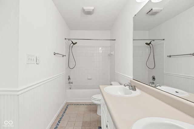 10877 Washington Bay Drive, Fishers, IN 46037