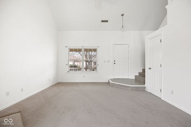 10877 Washington Bay Drive, Fishers, IN 46037