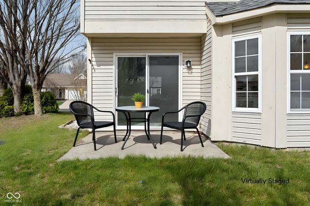 10877 Washington Bay Drive, Fishers, IN 46037