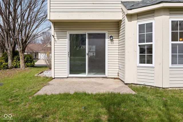 10877 Washington Bay Drive, Fishers, IN 46037