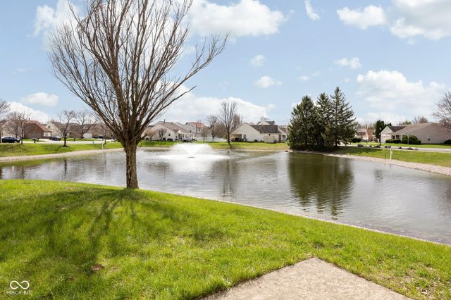 10877 Washington Bay Drive, Fishers, IN 46037