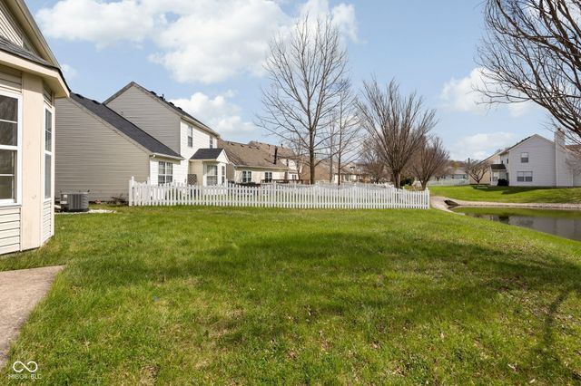 10877 Washington Bay Drive, Fishers, IN 46037