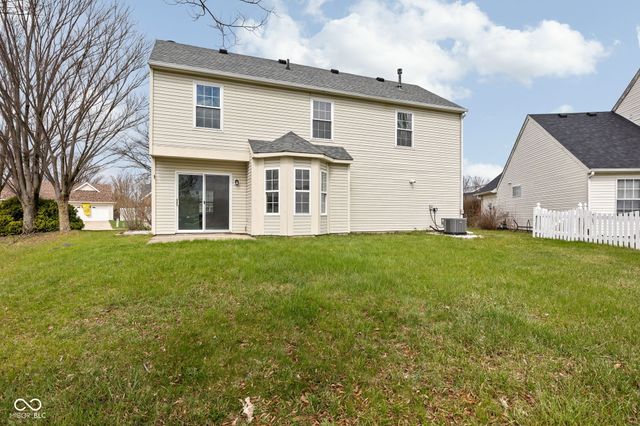 10877 Washington Bay Drive, Fishers, IN 46037