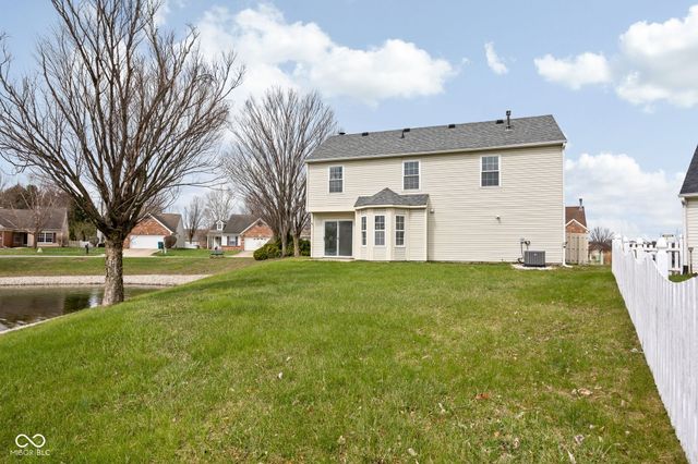 10877 Washington Bay Drive, Fishers, IN 46037