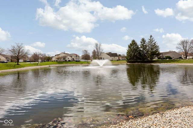 10877 Washington Bay Drive, Fishers, IN 46037