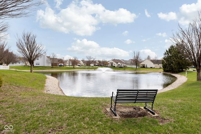 10877 Washington Bay Drive, Fishers, IN 46037