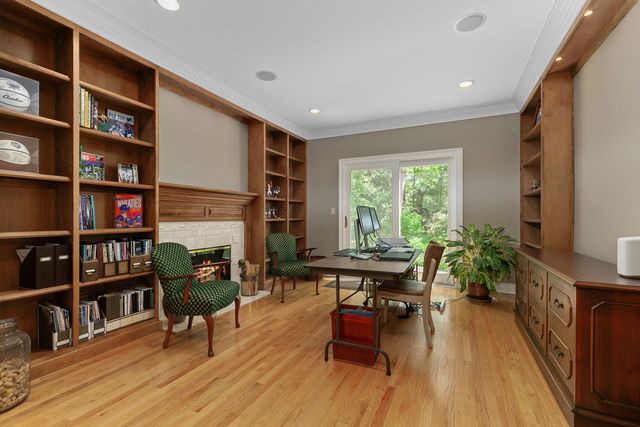 1741 Stanford Court, Lake Forest, IL 60045