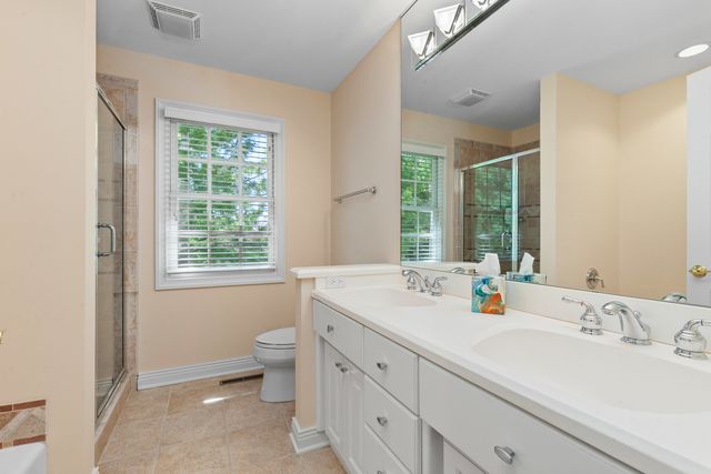 1741 Stanford Court, Lake Forest, IL 60045