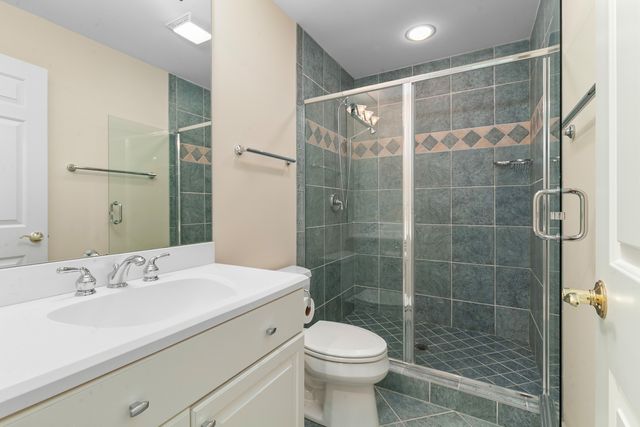 1741 Stanford Court, Lake Forest, IL 60045