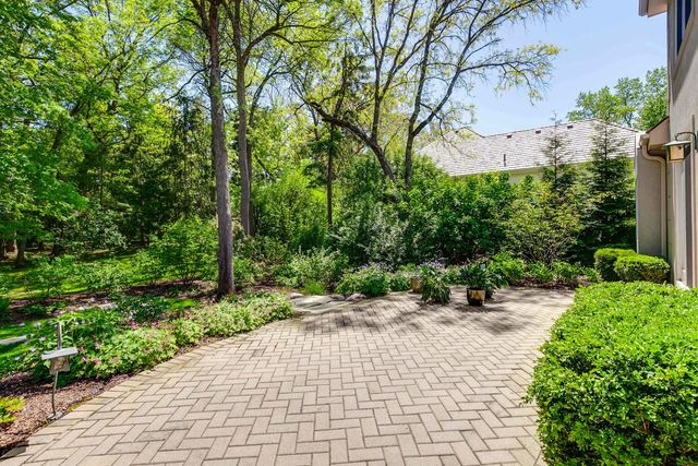 1741 Stanford Court, Lake Forest, IL 60045