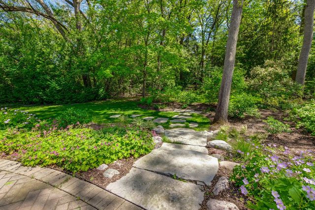 1741 Stanford Court, Lake Forest, IL 60045
