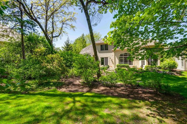 1741 Stanford Court, Lake Forest, IL 60045