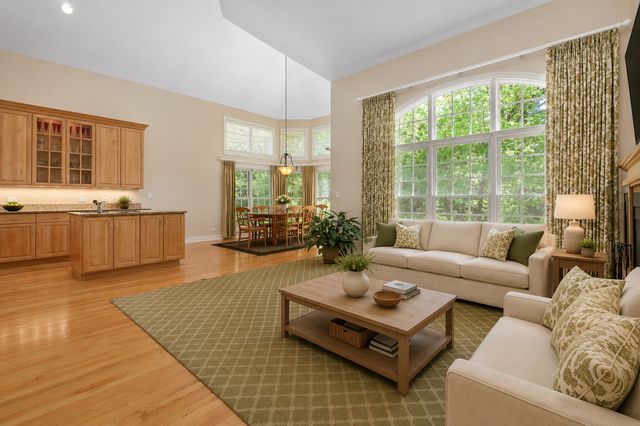 1741 Stanford Court, Lake Forest, IL 60045