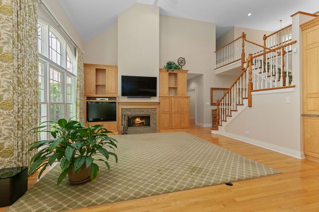 1741 Stanford Court, Lake Forest, IL 60045