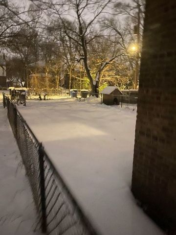 9924 S Hoxie Avenue, Chicago, IL 60617