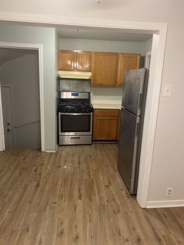 9924 S Hoxie Avenue, Chicago, IL 60617