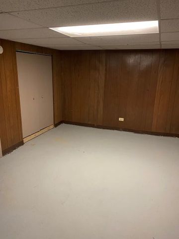 9924 S Hoxie Avenue, Chicago, IL 60617