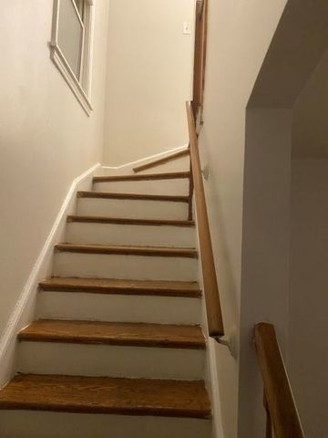 9924 S Hoxie Avenue, Chicago, IL 60617