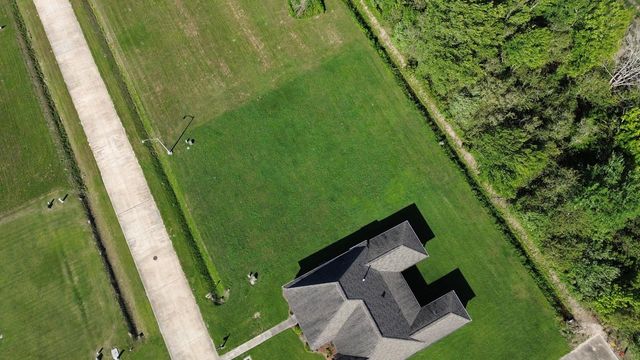 287 Le Belle Maison Drive, Raceland, LA 70301