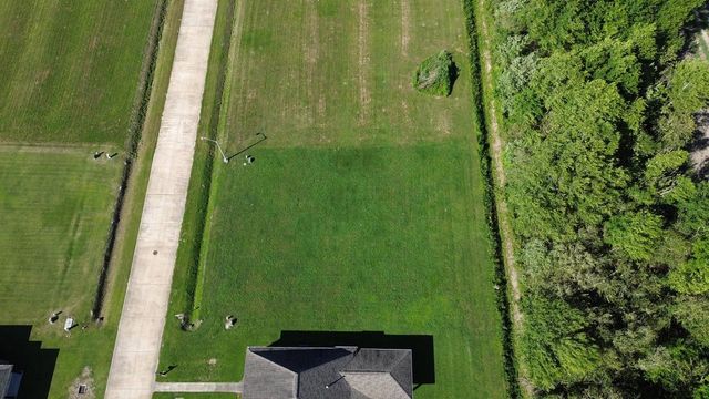 287 Le Belle Maison Drive, Raceland, LA 70301