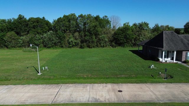 287 Le Belle Maison Drive, Raceland, LA 70301