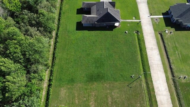 287 Le Belle Maison Drive, Raceland, LA 70301