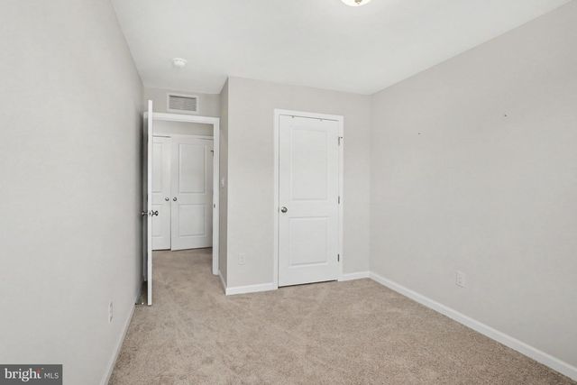 1173 MARTIN RD, Breinigsville, PA 18031