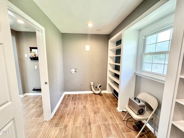 322 S Dixon Avenue, Cary, NC 27511