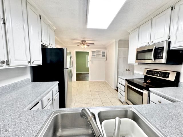 322 S Dixon Avenue, Cary, NC 27511